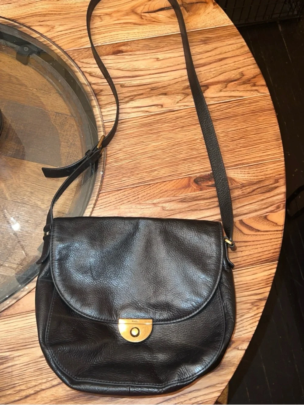 Fossil Black Leather Crossbody Bag with Gold Hardware - Picture 9 of 11